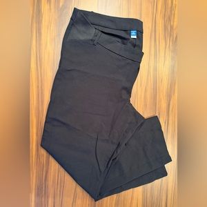Old Navy Maternity Pixie Pant